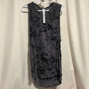 lululemon  lab  tank  size xs
